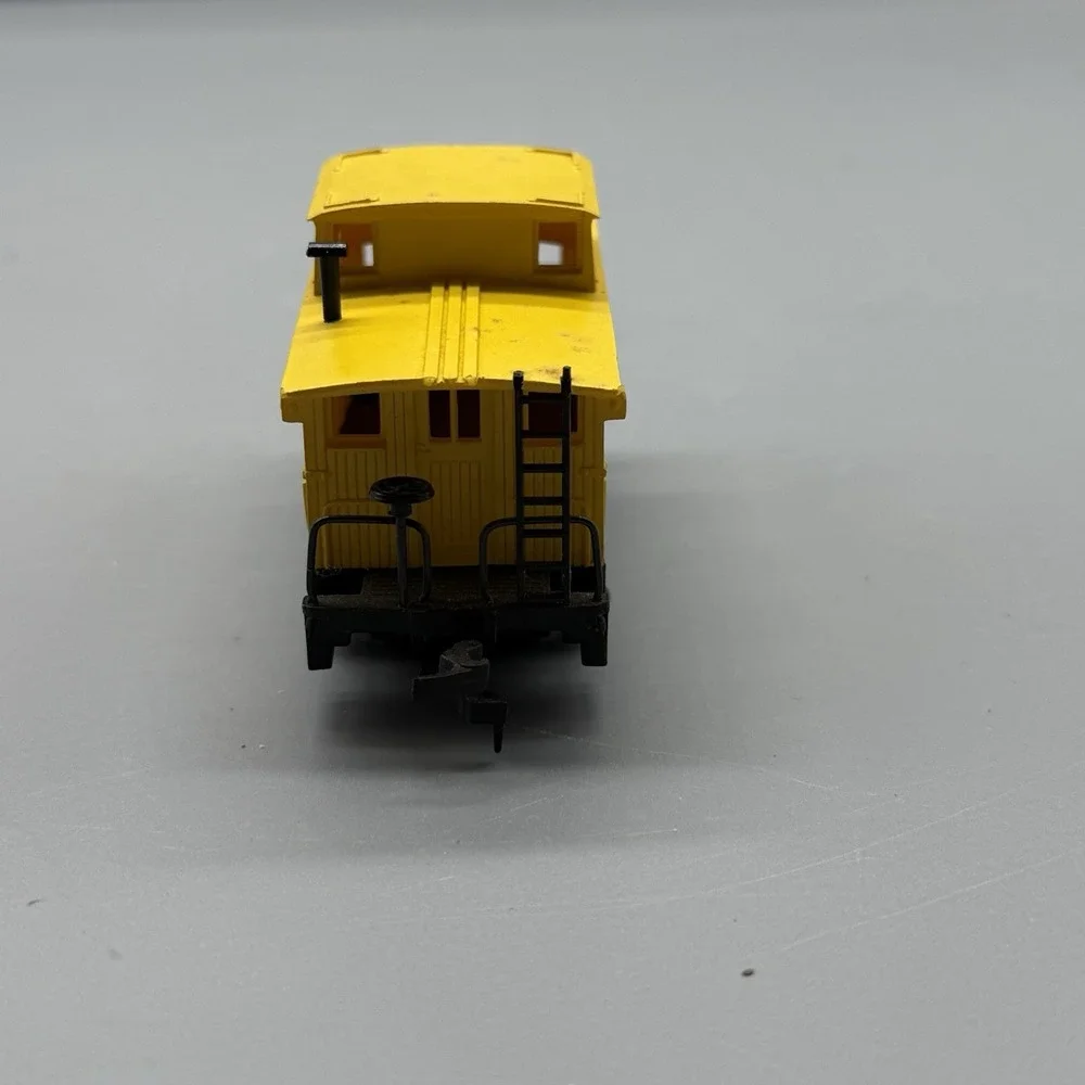 Rivarossi HO Scale Erie Railroad 04024 Yellow Caboose #1118 Vintage Train Car